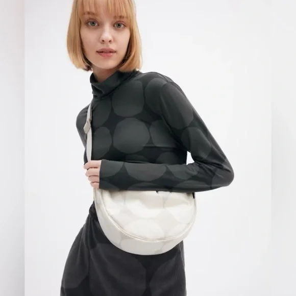 Marimekko x Uniqlo Kivet (stones) Half-moon Crossbody Bag - Picture 9 of 9